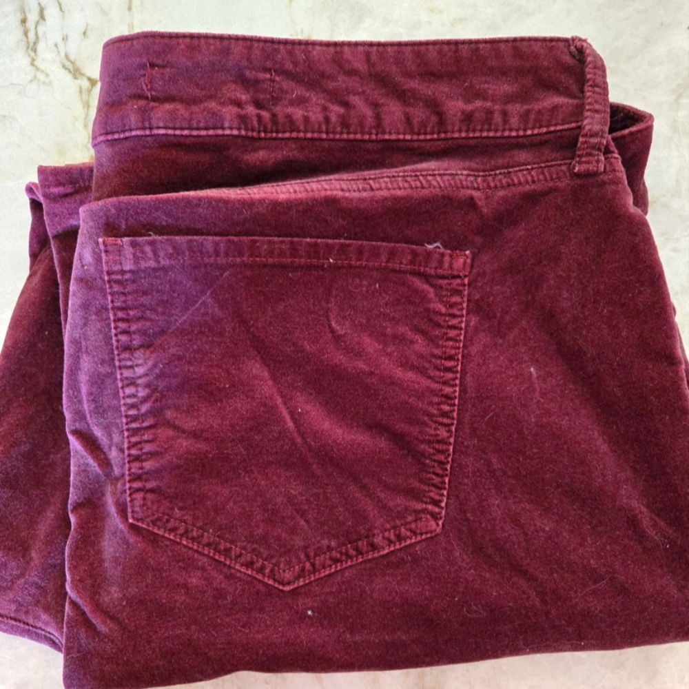 Women's Burgundy Jeans